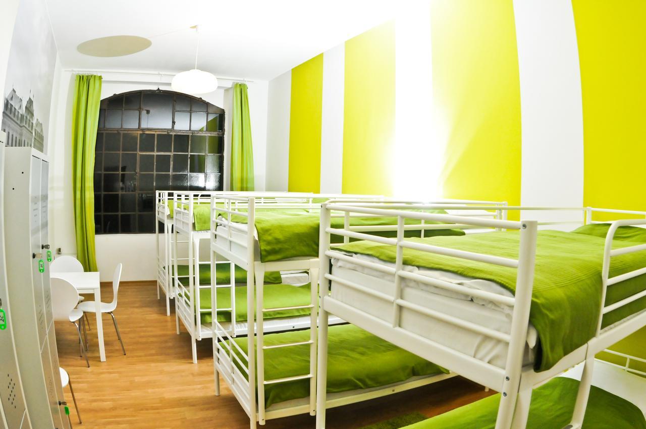 Big City Hostel วรอตซวาฟ ภายนอก รูปภาพ