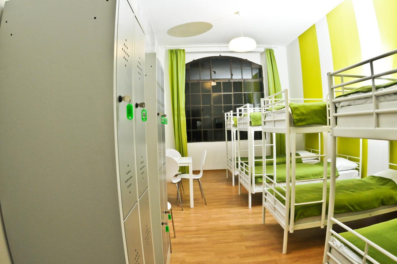 Big City Hostel วรอตซวาฟ ภายนอก รูปภาพ